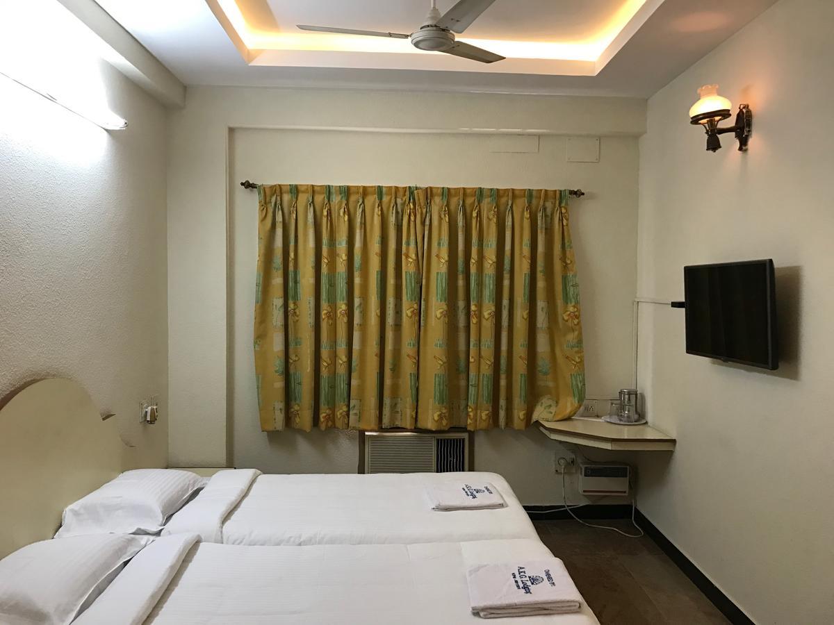 Akg Lodge Kanchipuram Ngoại thất bức ảnh